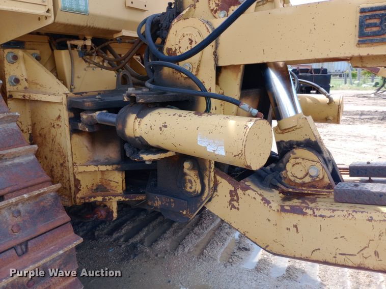 image for item NU9842 2001 Caterpillar D8R cable plow
