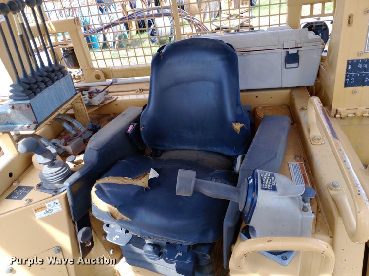 image for item NU9842 2001 Caterpillar D8R cable plow