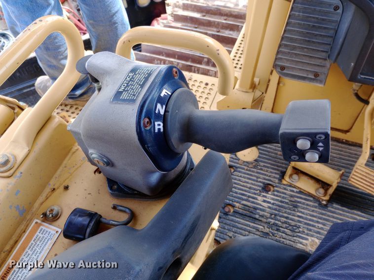 image for item NU9842 2001 Caterpillar D8R cable plow