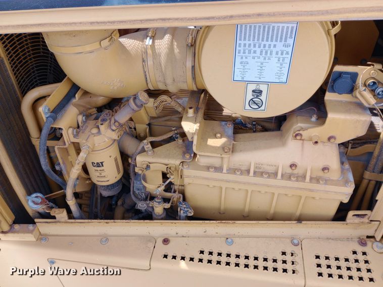 image for item NU9842 2001 Caterpillar D8R cable plow