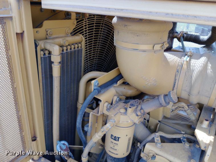 image for item NU9842 2001 Caterpillar D8R cable plow