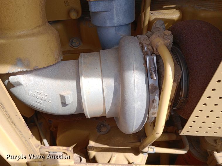 image for item NU9842 2001 Caterpillar D8R cable plow