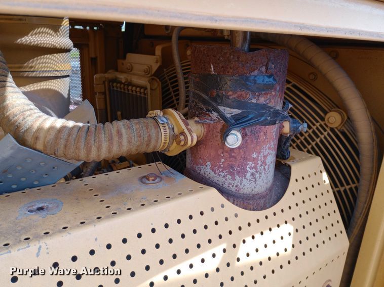 image for item NU9842 2001 Caterpillar D8R cable plow