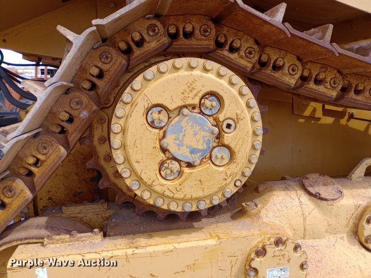 image for item NU9842 2001 Caterpillar D8R cable plow