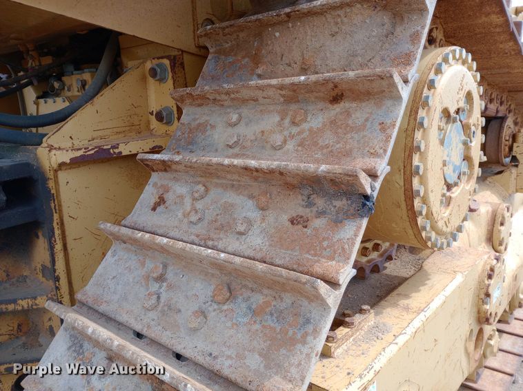 image for item NU9842 2001 Caterpillar D8R cable plow