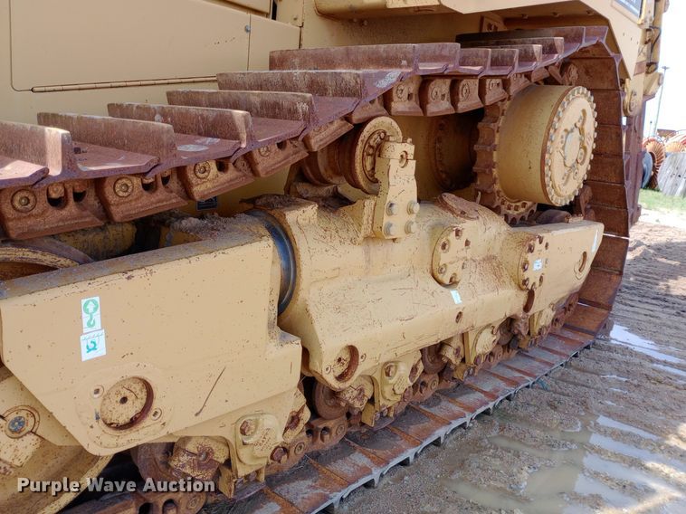 image for item NU9842 2001 Caterpillar D8R cable plow