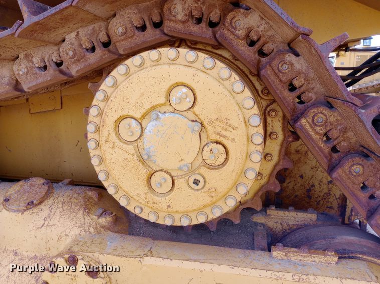 image for item NU9842 2001 Caterpillar D8R cable plow