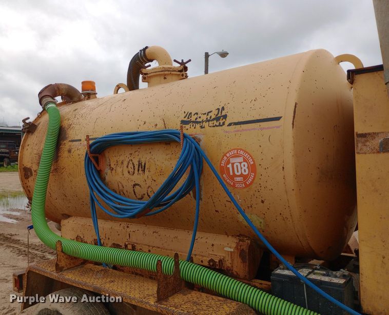 image for item NU9843 1999 Vac-tron PMD-800GT vacuum excavator