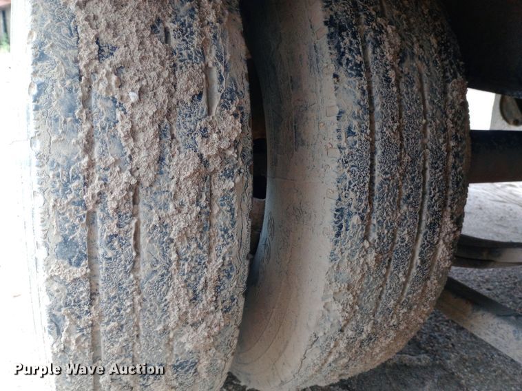 image for item NU9849 2005 Redi Haul equipment trailer