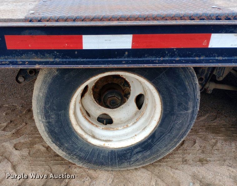 image for item NU9849 2005 Redi Haul equipment trailer
