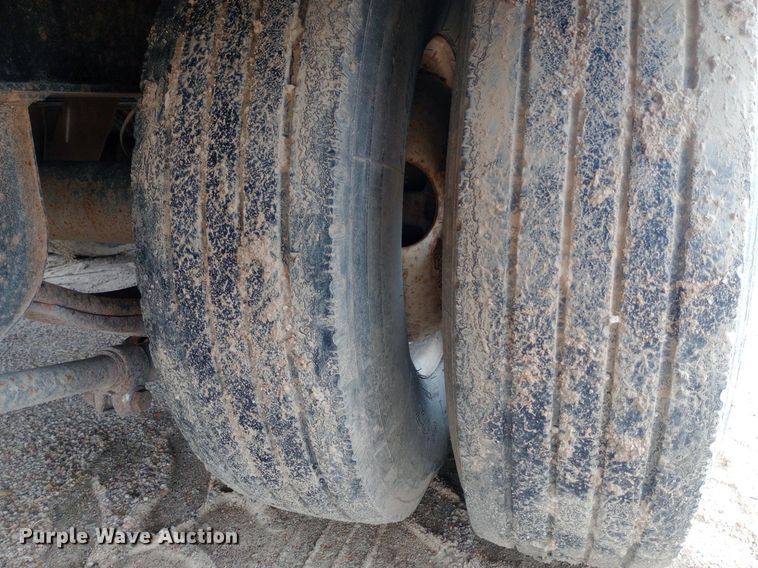 image for item NU9849 2005 Redi Haul equipment trailer