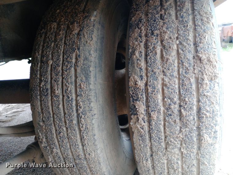 image for item NU9849 2005 Redi Haul equipment trailer