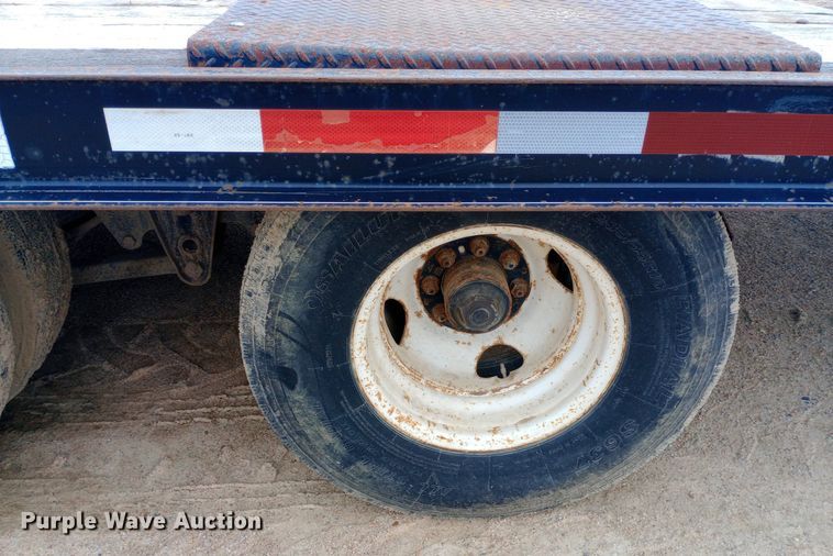 image for item NU9849 2005 Redi Haul equipment trailer