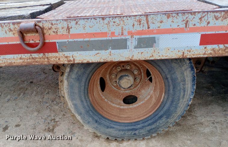 image for item NU9851 1998 Interstate 18DT equipment trailer