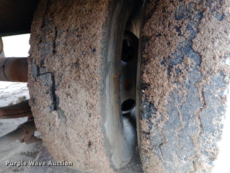 image for item NU9851 1998 Interstate 18DT equipment trailer