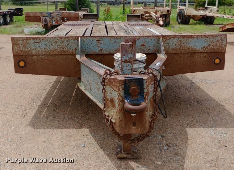 image for item NU9852 1993 Interstate 20DT equipment trailer