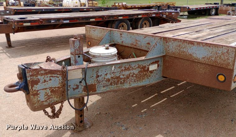 image for item NU9852 1993 Interstate 20DT equipment trailer