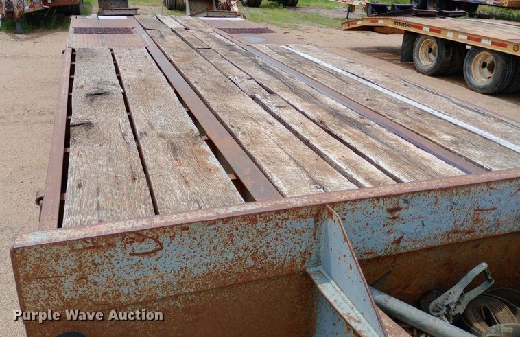 image for item NU9852 1993 Interstate 20DT equipment trailer