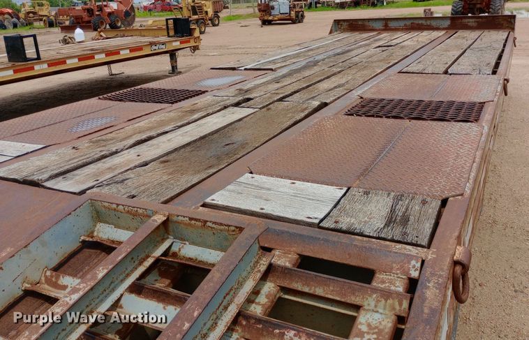 image for item NU9852 1993 Interstate 20DT equipment trailer