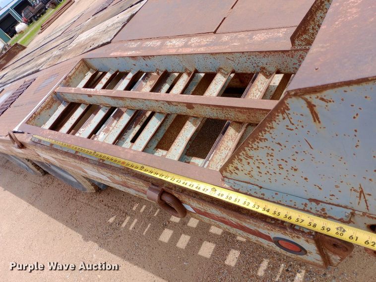 image for item NU9852 1993 Interstate 20DT equipment trailer