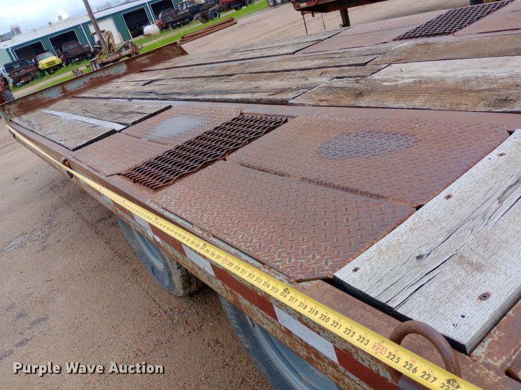 image for item NU9852 1993 Interstate 20DT equipment trailer