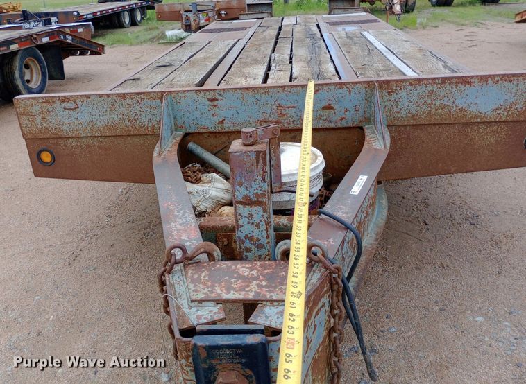 image for item NU9852 1993 Interstate 20DT equipment trailer