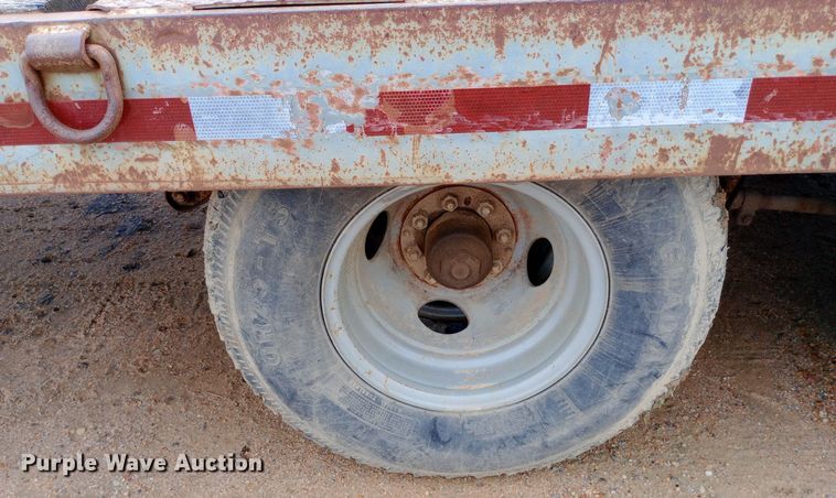 image for item NU9852 1993 Interstate 20DT equipment trailer