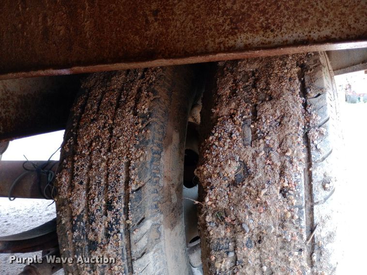 image for item NU9852 1993 Interstate 20DT equipment trailer