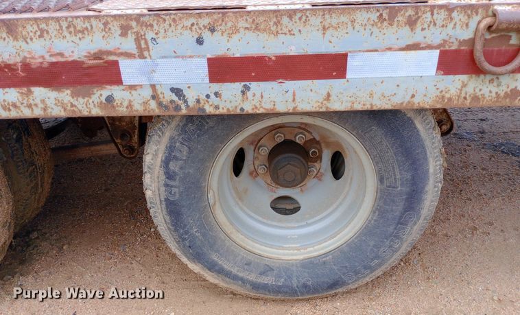 image for item NU9852 1993 Interstate 20DT equipment trailer