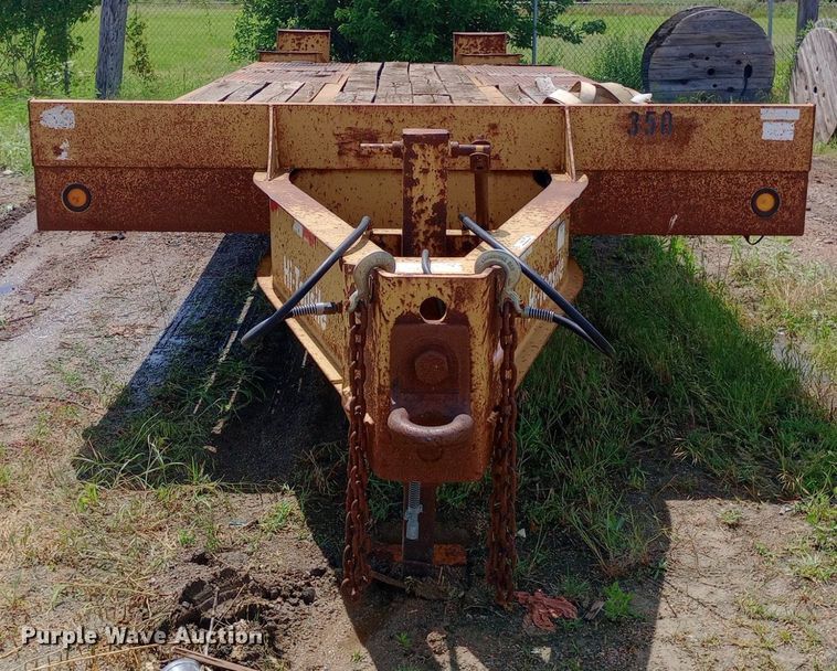 image for item NU9857 1998 Eager Beaver 10HA equipment trailer