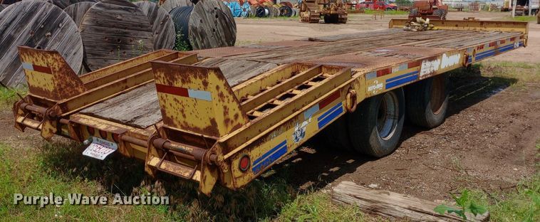 image for item NU9857 1998 Eager Beaver 10HA equipment trailer