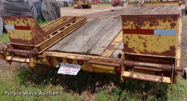 image for item NU9857 1998 Eager Beaver 10HA equipment trailer