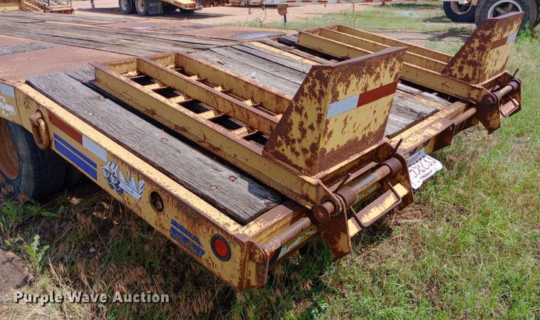 image for item NU9857 1998 Eager Beaver 10HA equipment trailer