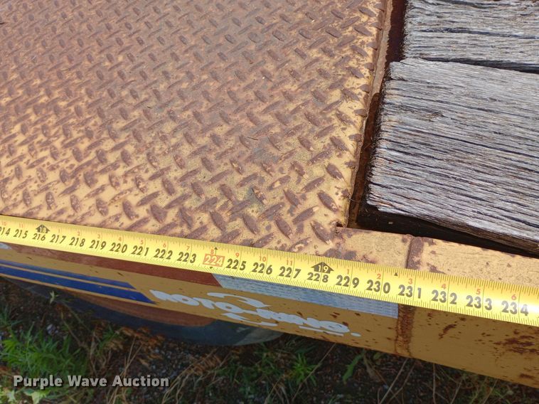 image for item NU9857 1998 Eager Beaver 10HA equipment trailer