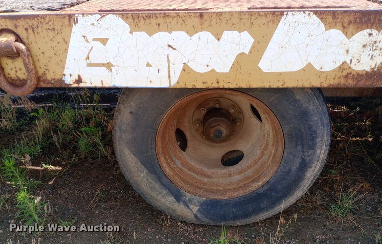 image for item NU9857 1998 Eager Beaver 10HA equipment trailer