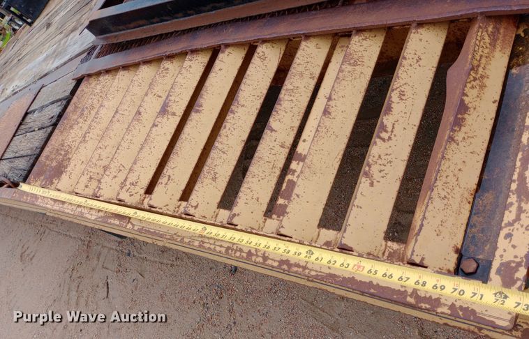 image for item NU9859 2005 Redi Haul ML7460E equipment trailer