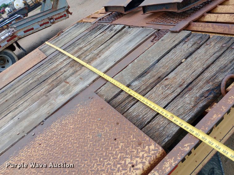 image for item NU9859 2005 Redi Haul ML7460E equipment trailer