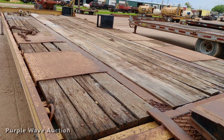 image for item NU9859 2005 Redi Haul ML7460E equipment trailer