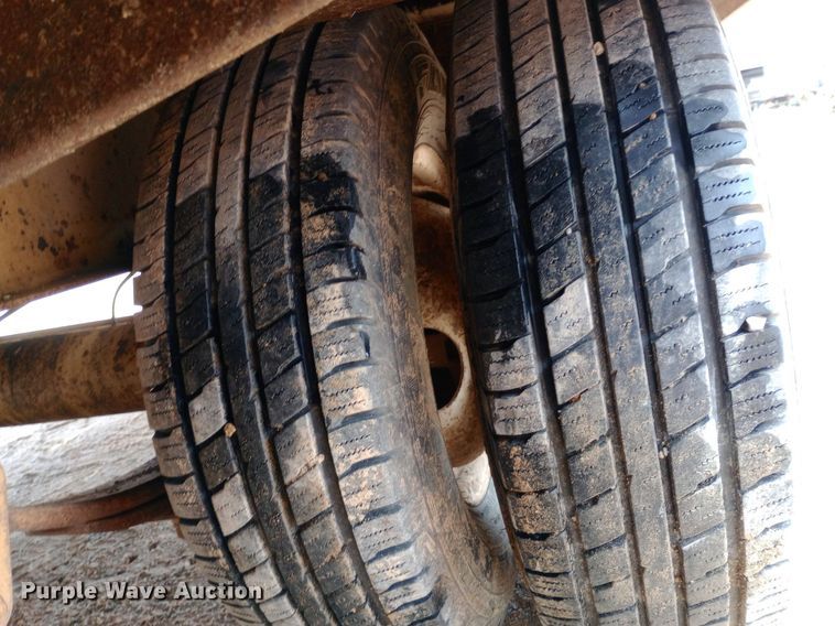 image for item NU9859 2005 Redi Haul ML7460E equipment trailer