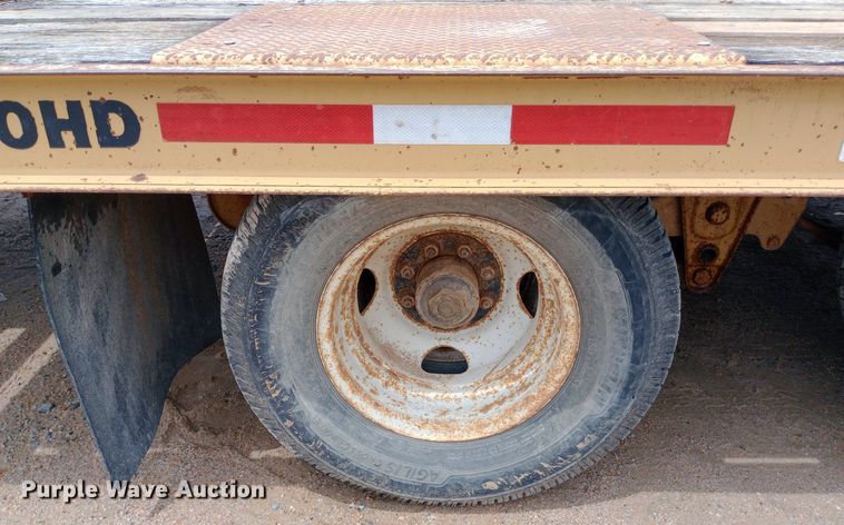 image for item NU9859 2005 Redi Haul ML7460E equipment trailer