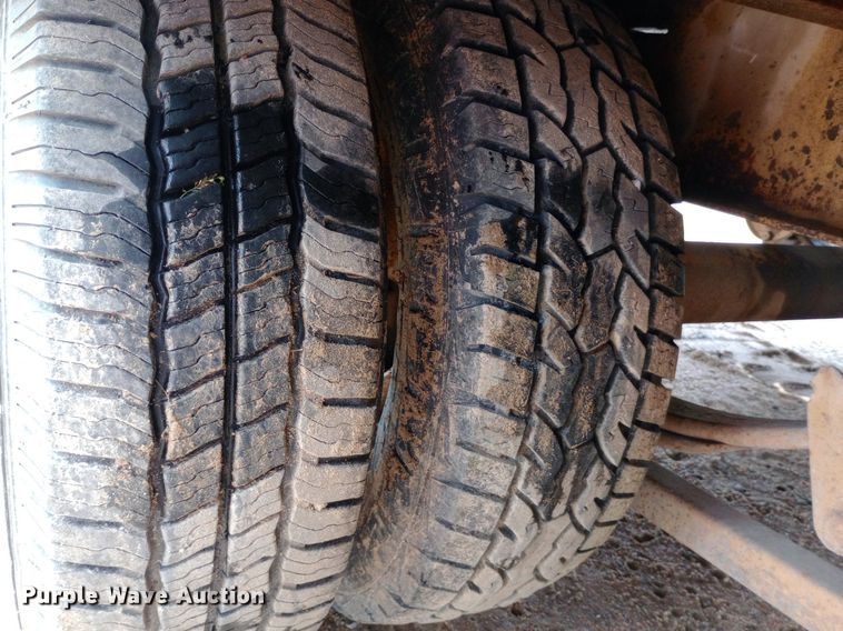 image for item NU9859 2005 Redi Haul ML7460E equipment trailer