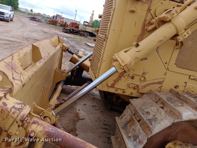 image for item NU9860 1984 Caterpillar  D7G dozer