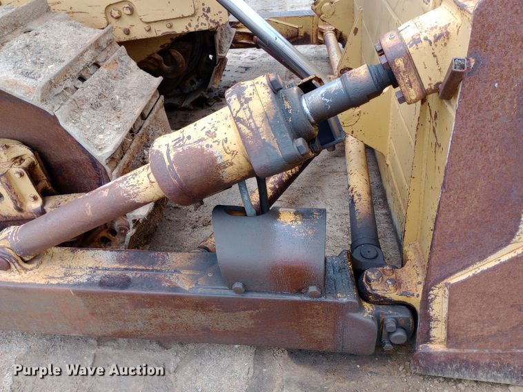 image for item NU9860 1984 Caterpillar  D7G dozer