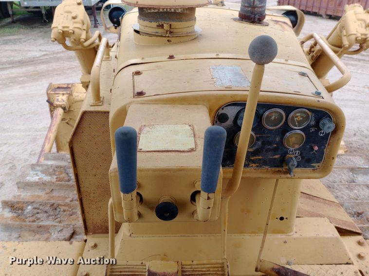 image for item NU9860 1984 Caterpillar  D7G dozer