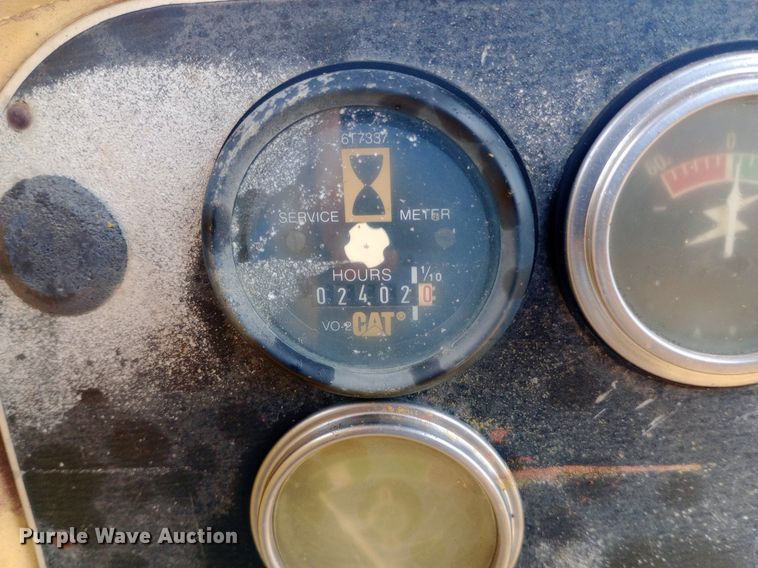 image for item NU9860 1984 Caterpillar  D7G dozer