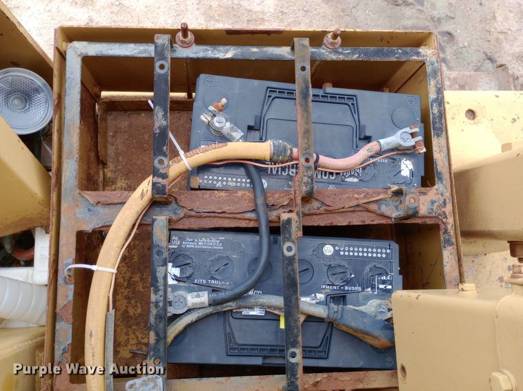 image for item NU9860 1984 Caterpillar  D7G dozer