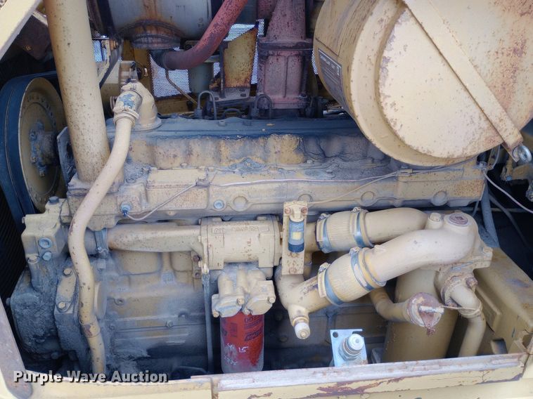 image for item NU9860 1984 Caterpillar  D7G dozer