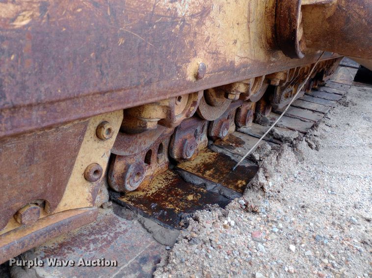 image for item NU9860 1984 Caterpillar  D7G dozer