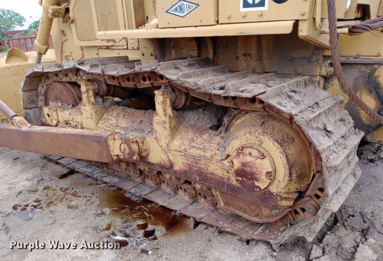 image for item NU9860 1984 Caterpillar  D7G dozer