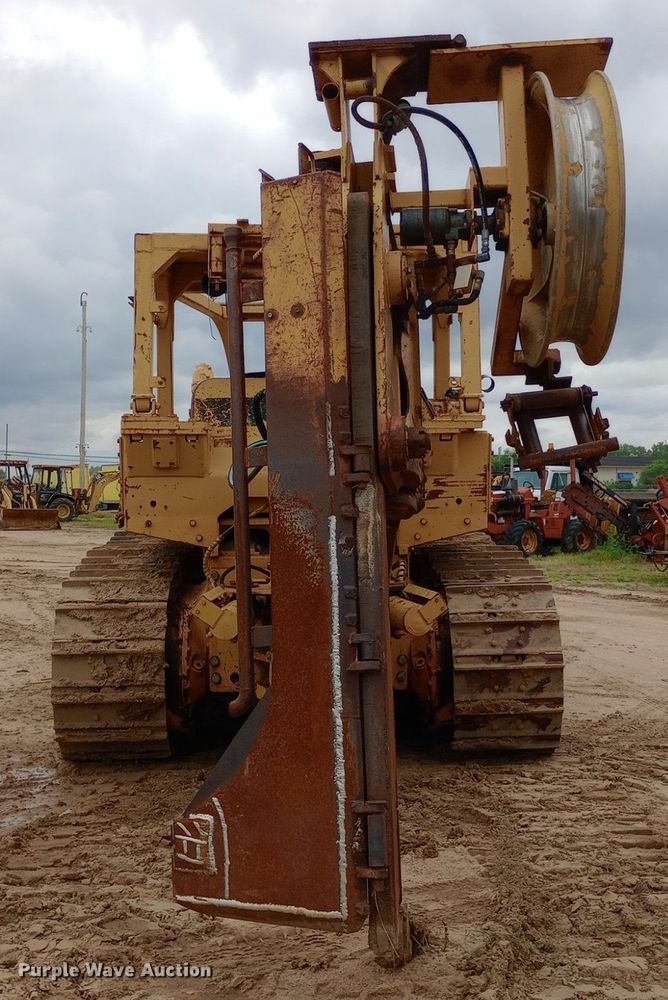 image for item NU9861 1980 Caterpillar  D7G LGP cable plow